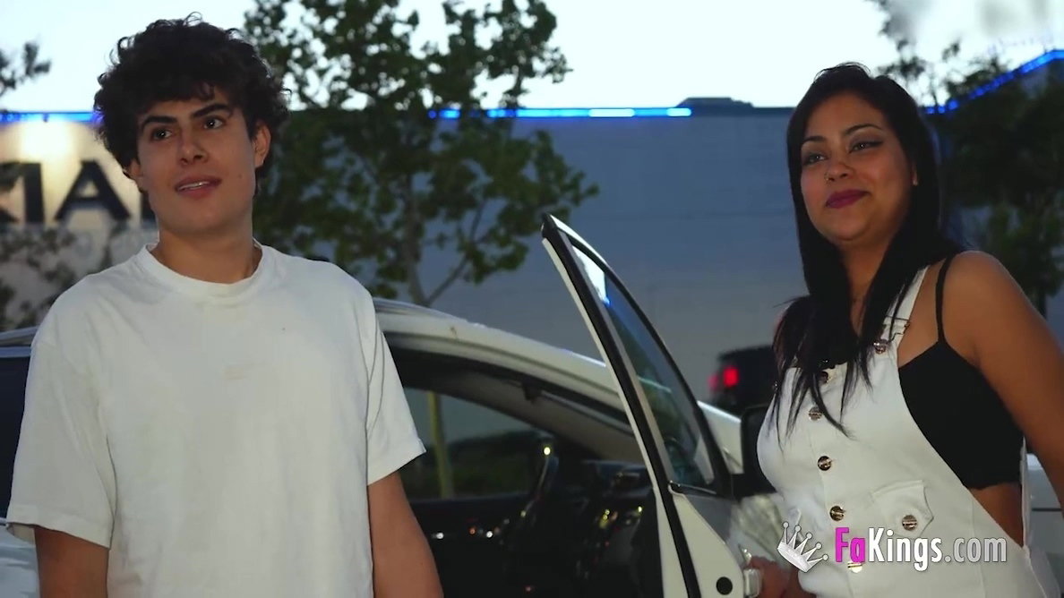 Cant Believe Huge Dong Thats About Pierce Latin Pussy! Carol Linda