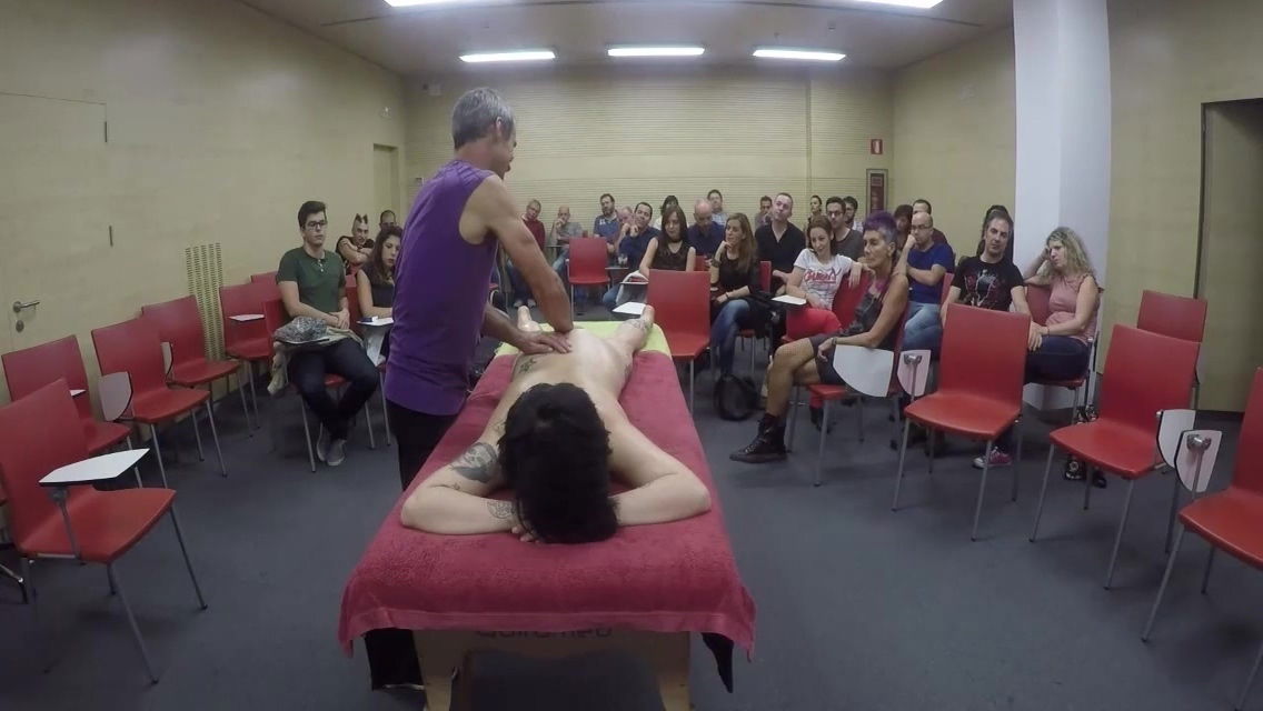 Clase Masaje Erotico With Jesus Sanchez Pamela Sanchez