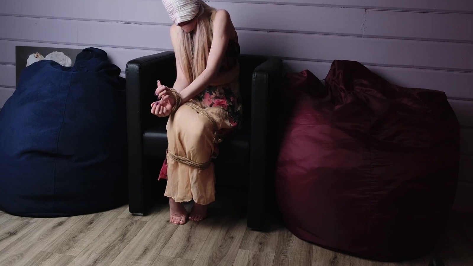 Submissive Wants Free From Punish Kira Loster