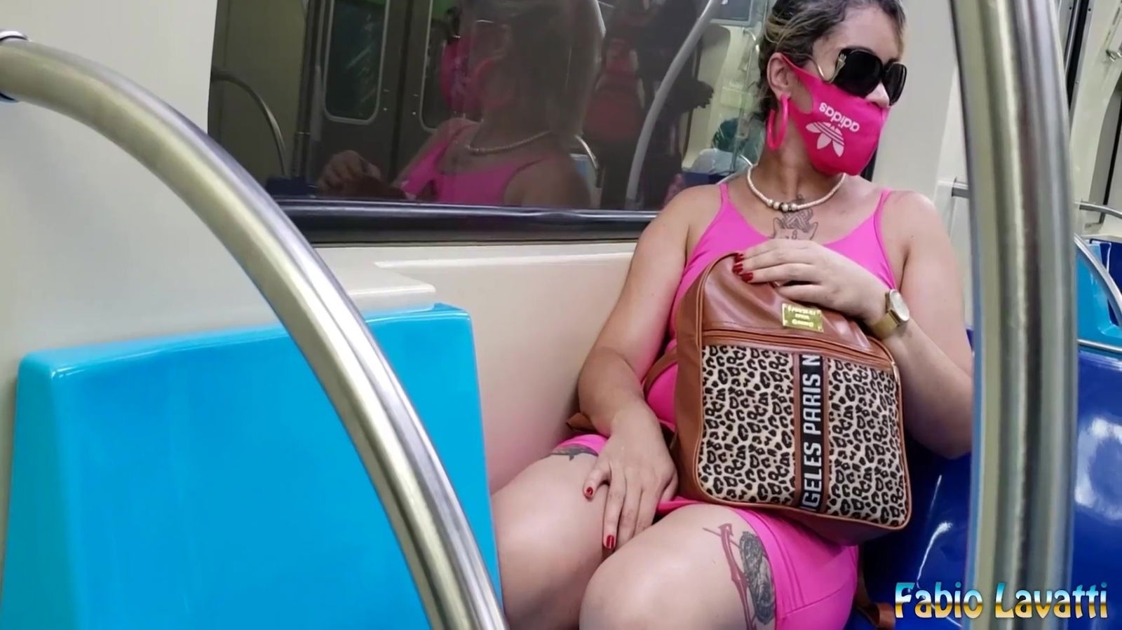 Soraya Paulista Muito Tesao Sacou Bucetao Fora Dentro Metro