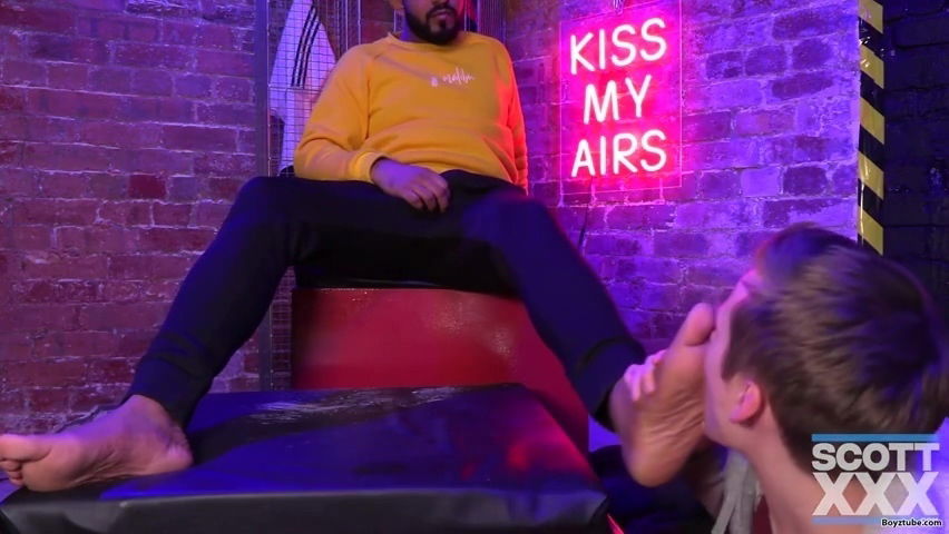 Jafar Azeezi Born Sniff