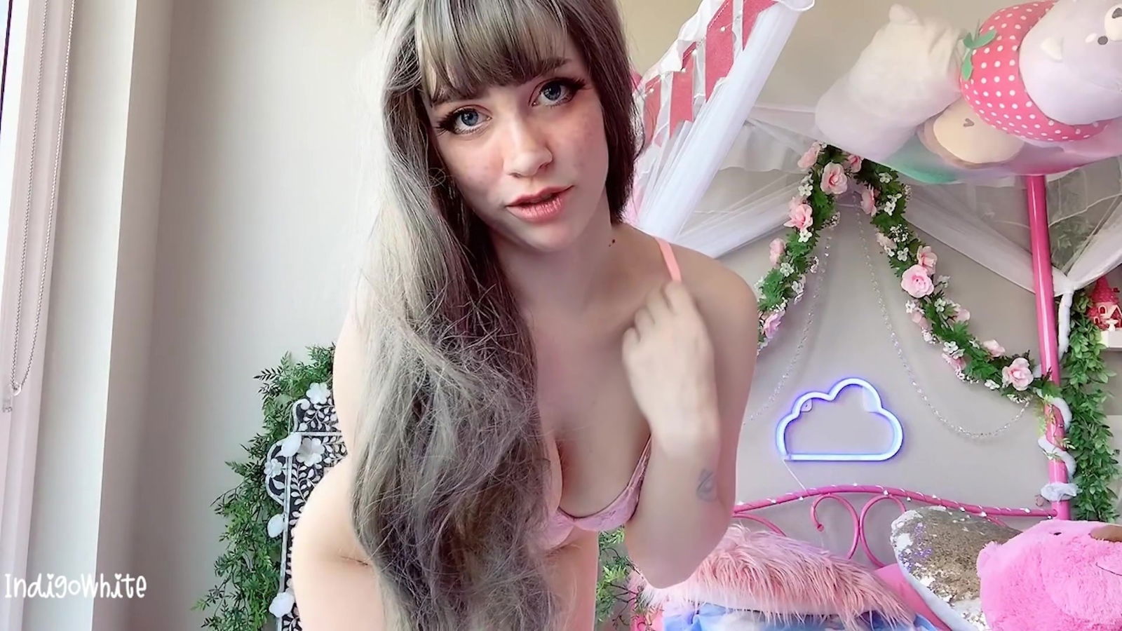 Indigo White Teddychan Helps Off.... With Blowjob (joi