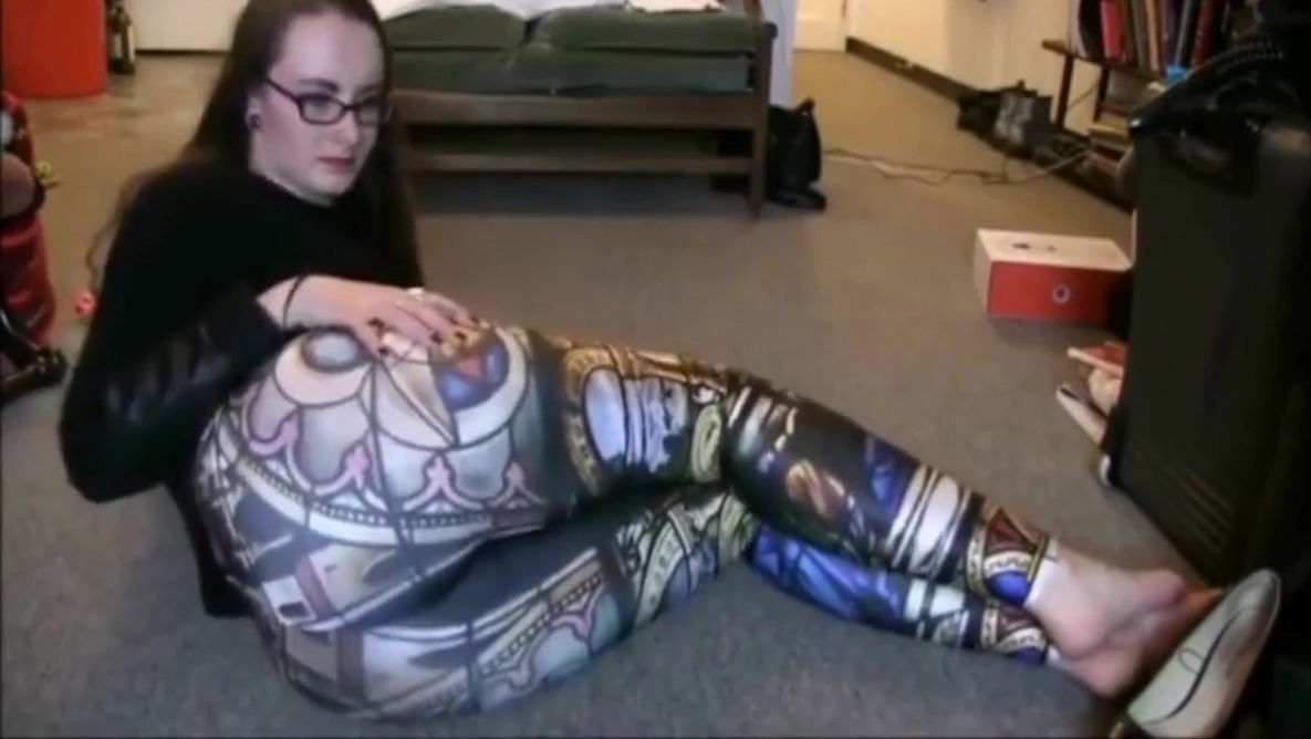 Raunchy Farts Tight Leggings Leota