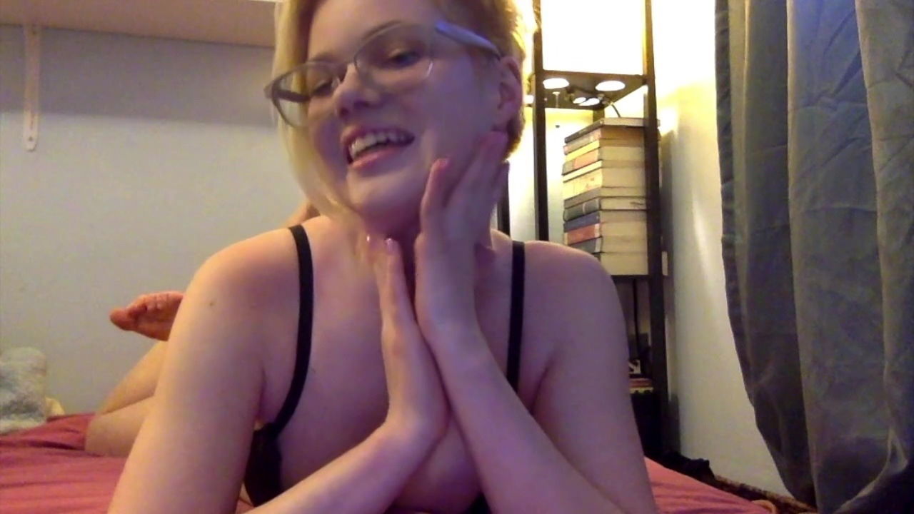 Pearl Sinclair teen Seduces Older Woman