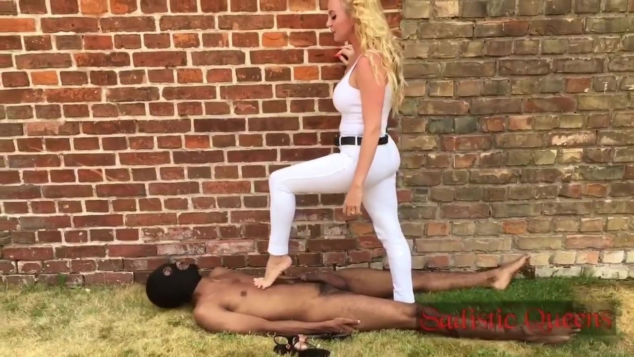 Miss Suzanna Maxwell - 1st Time Squish (sadistic Queens) - Squishy Sax