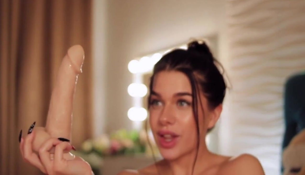 Vanessa Hessler Smiling Brunette Sucks Masturbates With Toys