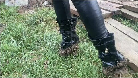 girl walks ballet boots, toes hurt walks toes