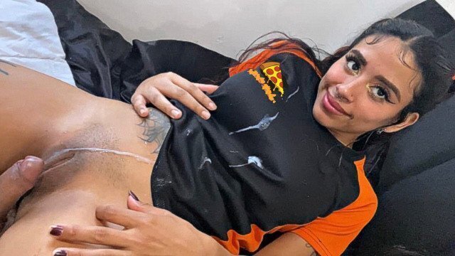 Pedí Pizza terminé Culiandome Repartidora