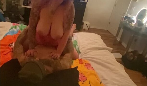 Thick MILF sucks fucks worker