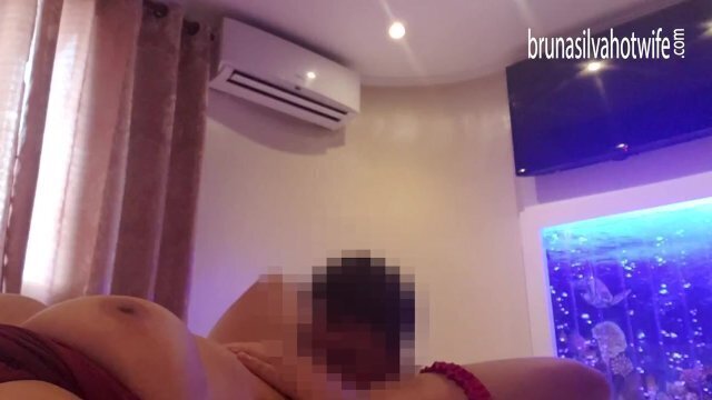 Married Brazilian woman likes exposed cuckold