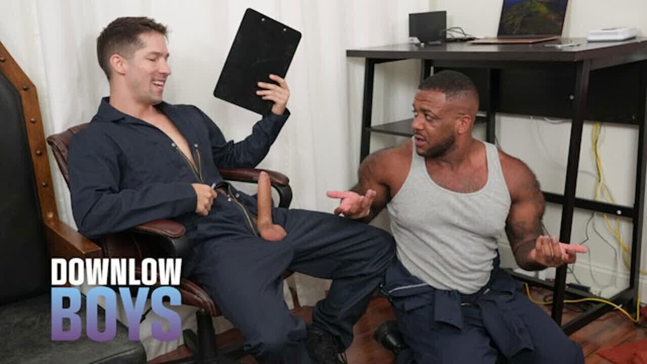 Internet Technician Hunk Gets Barebacked Good Collegue