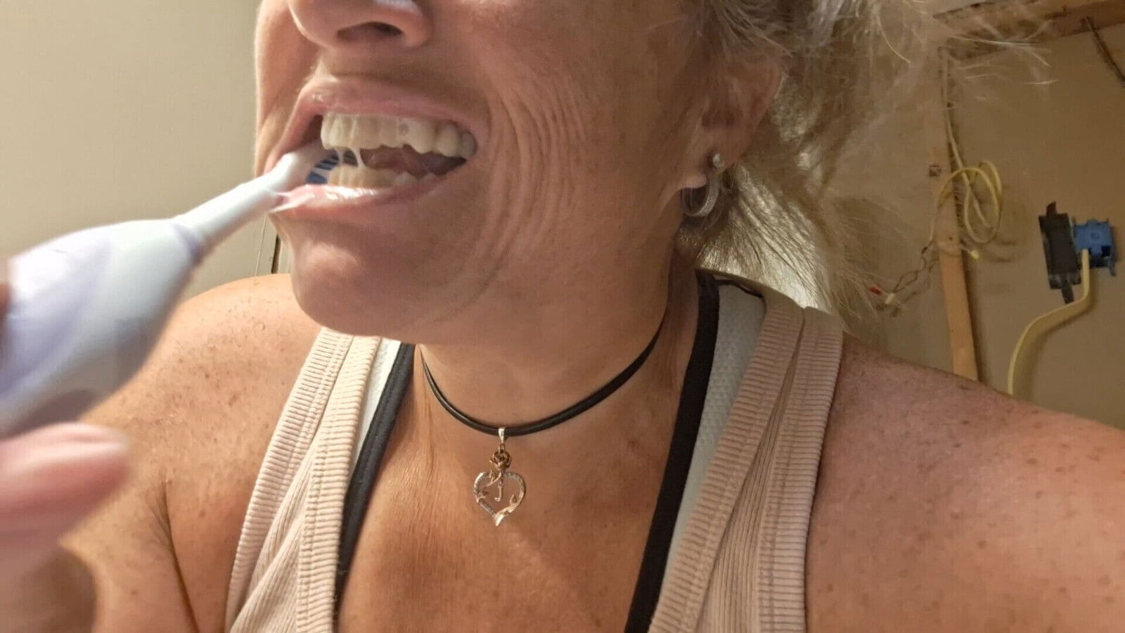 HOMEMADE TOOTHPASTE EXPERIMENT