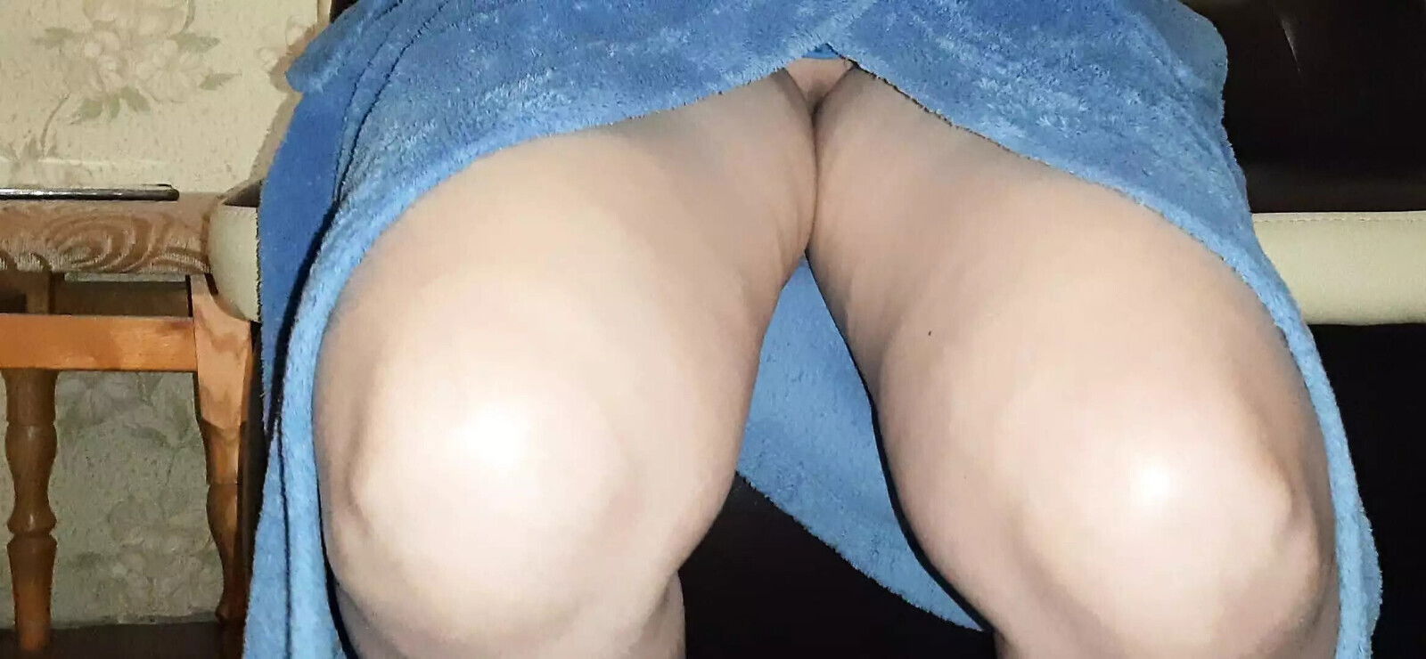 accidentally flashed pussy