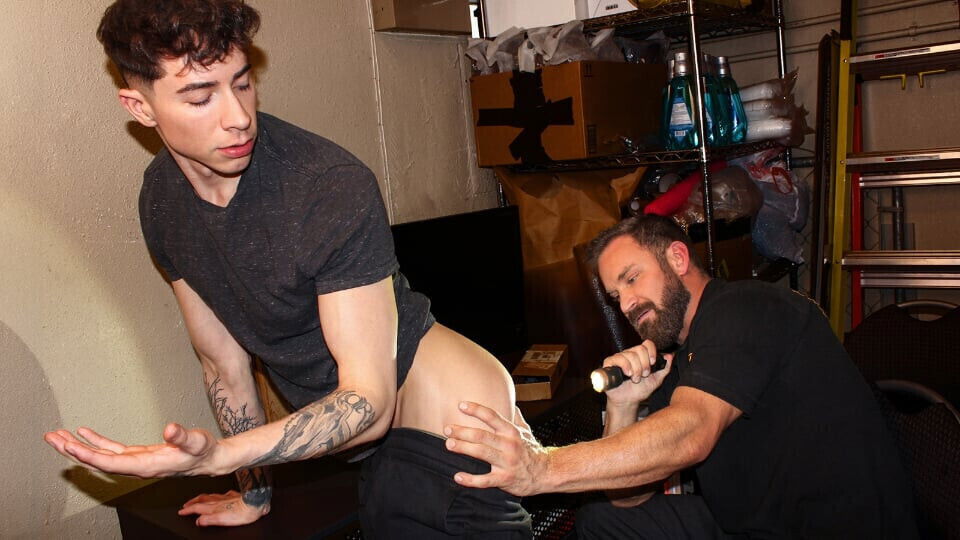 Loss Prevention Officer Messes Around With Wrong Shoplifter YoungPerps