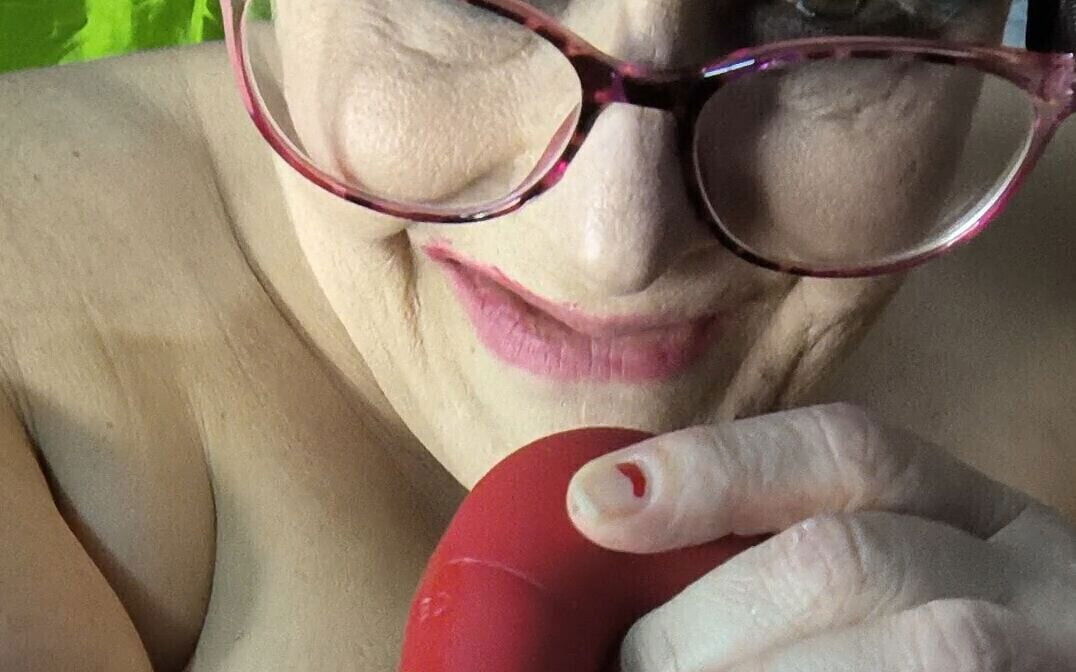 Gives Head Cumming Hard