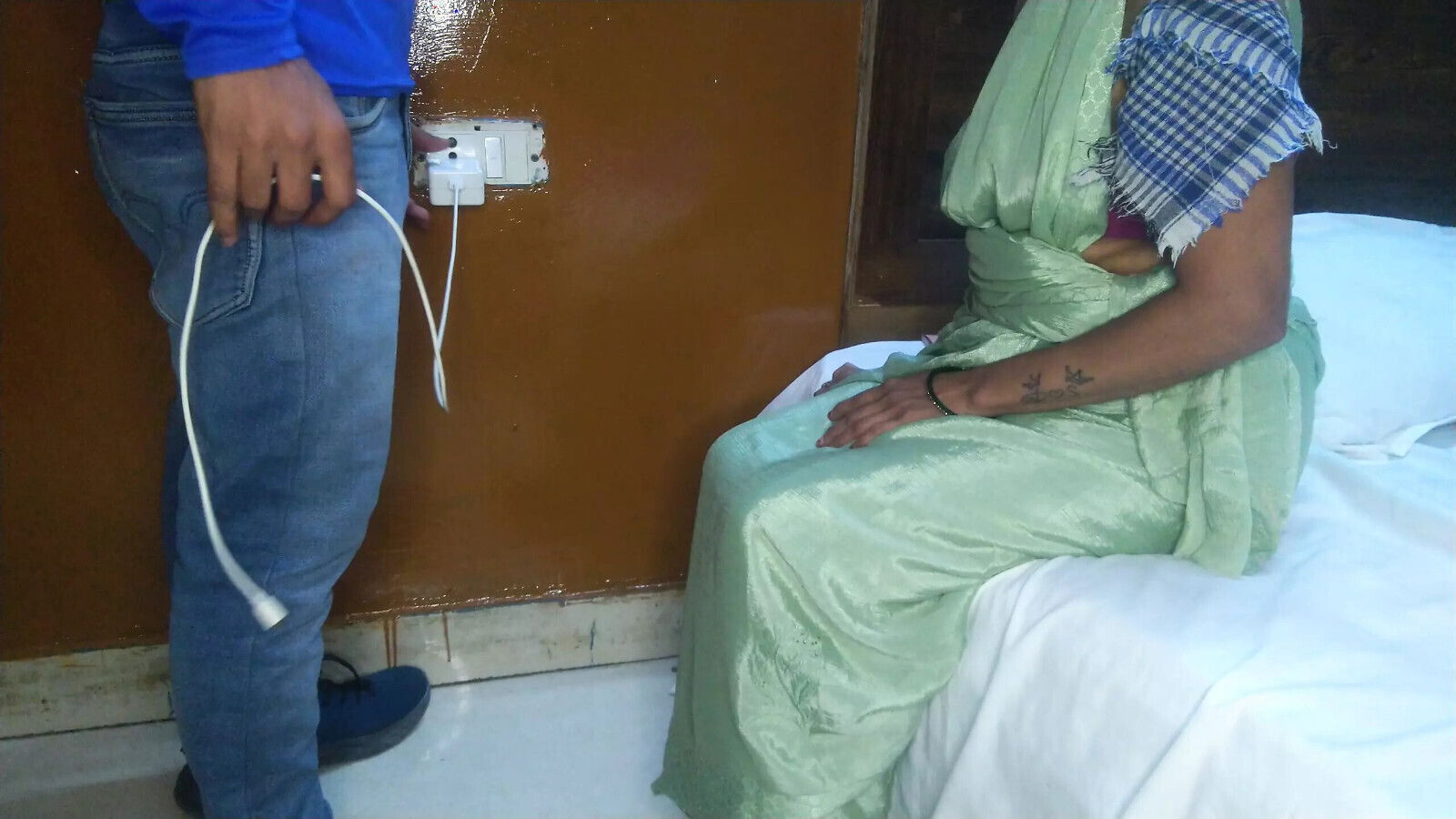 Fixed charge Indian madam inserted ass.