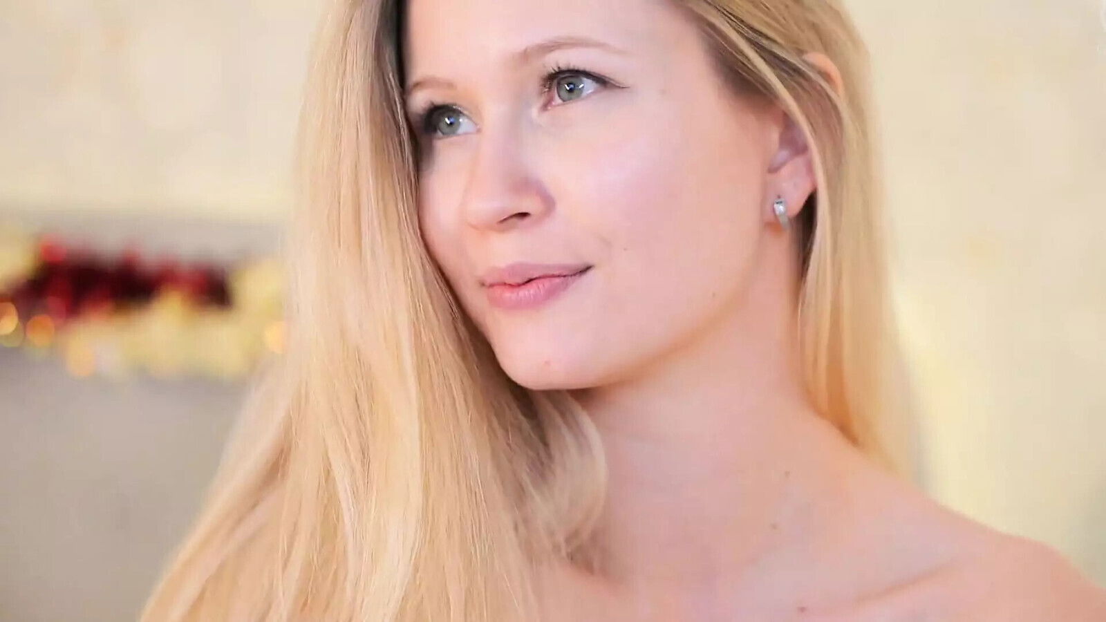 sexiest porn actress masturbates