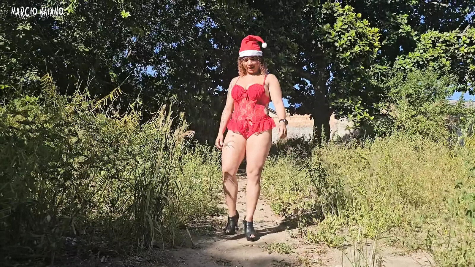 BOYFRIEND CAN'T COME HERE HOME CHRISTMAS SCHEDULED THERE WOODS GIVE GIFT