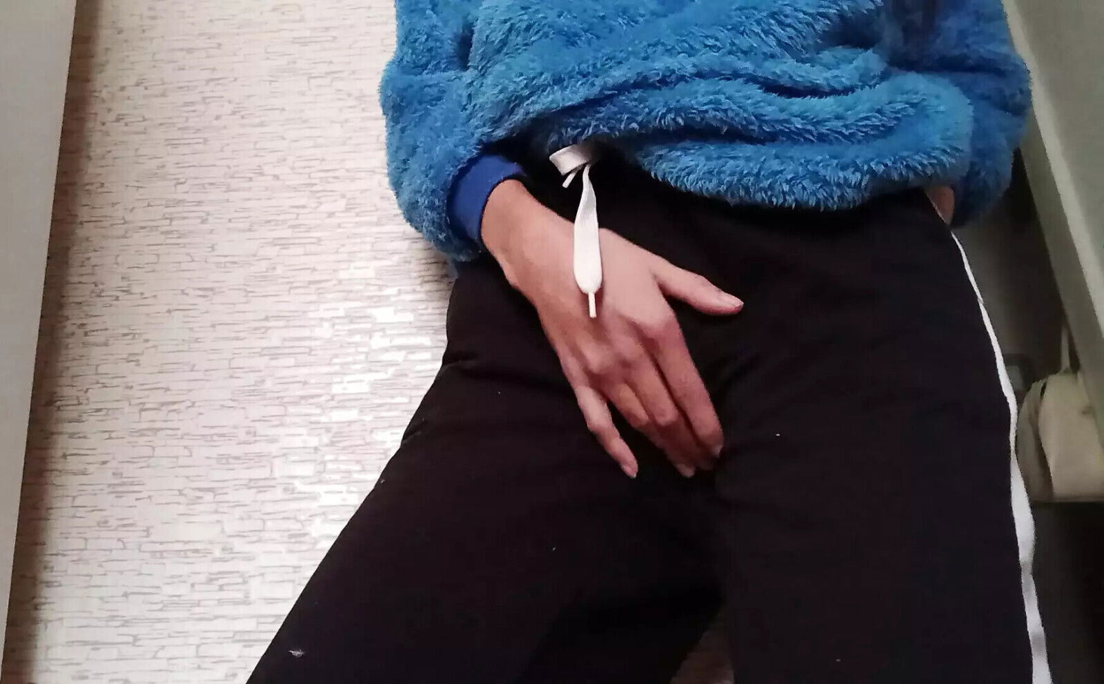 Young skinny student girl cums three times public kitchen dorm