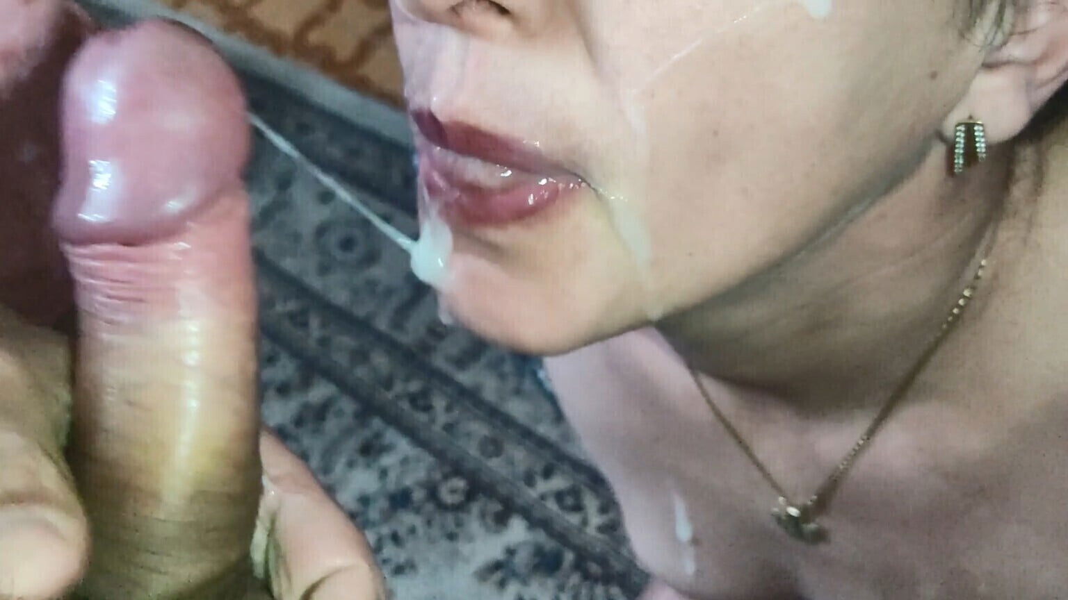 Slutty Married Wife Cheat with Blowjob Cumshot Mouth