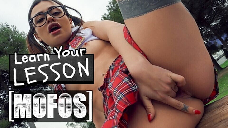 Student Martina Smeraldi Needs Help With Studying Anatomy, Especially Anatomy Jordi's MOFOS