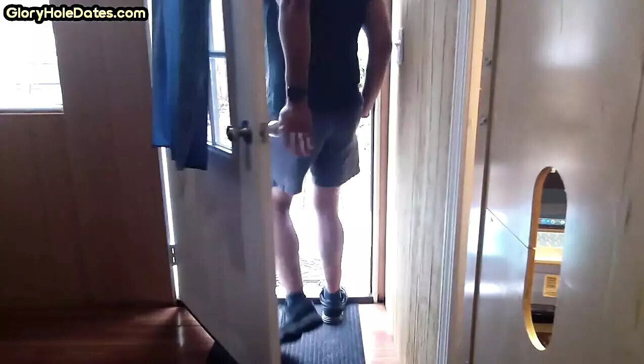 Gloryhole DILF sucks neighbors homemade closeup