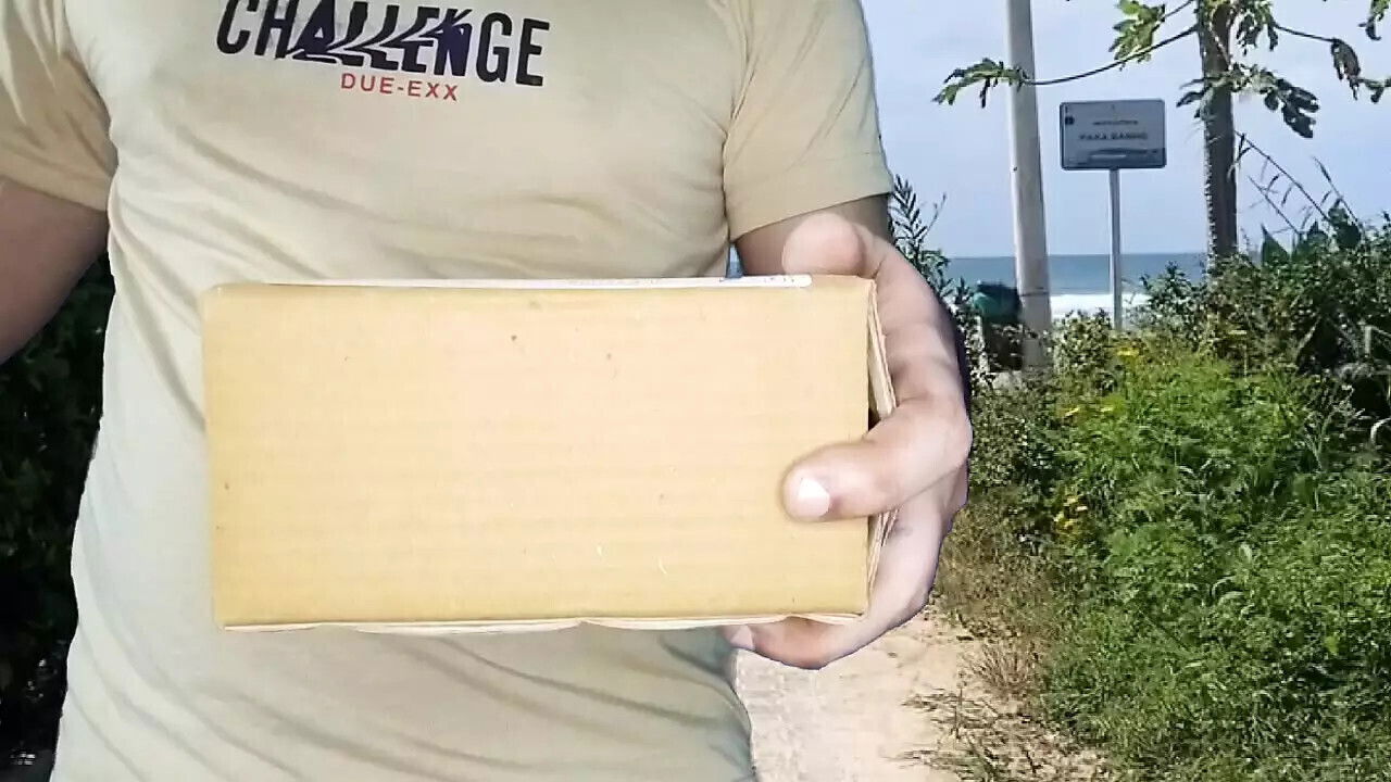 Lucky Delivery Desi Bhabhi Jerking