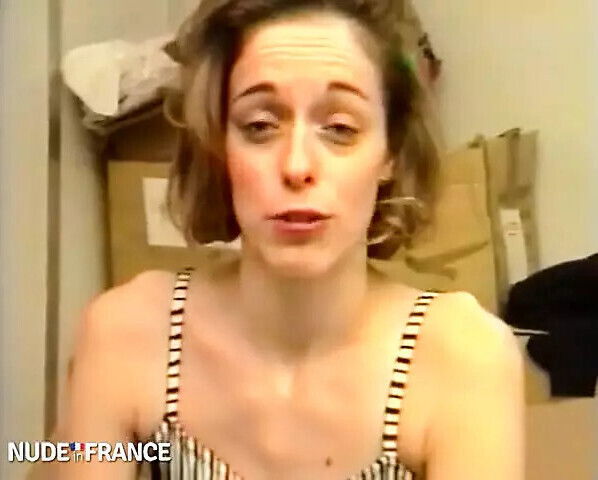 Small bang Julia, years old, shoe saleswoman