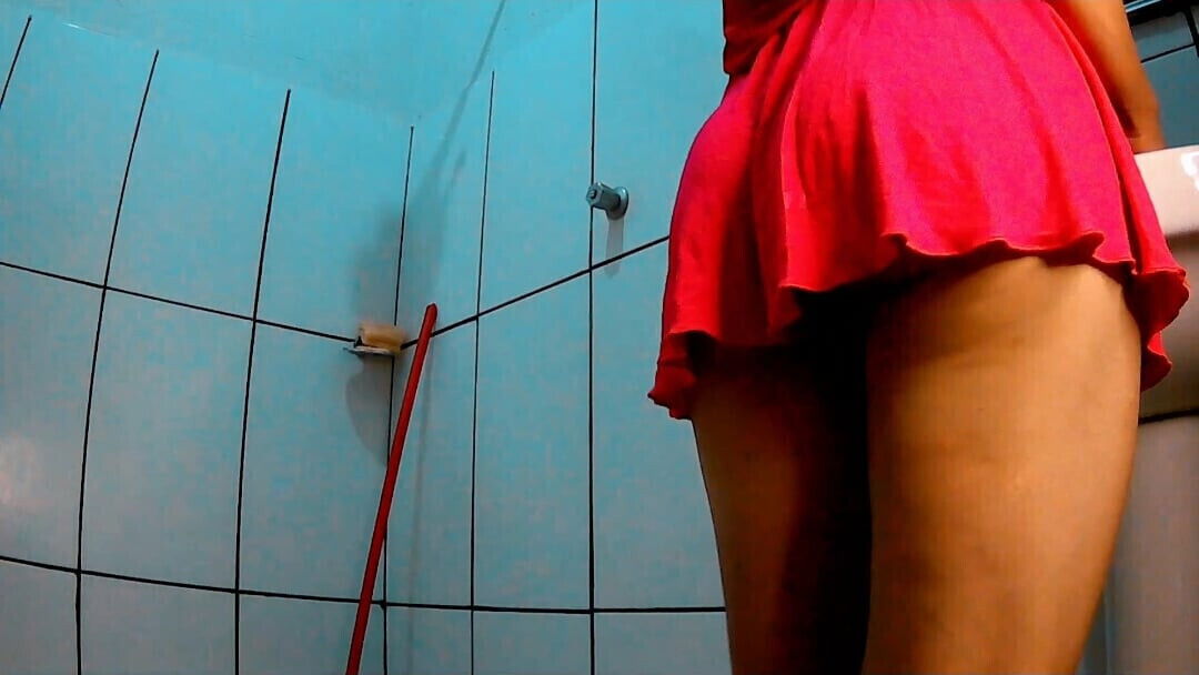 Naughty sister-in-law walked into bathroom with this short skirt fucked