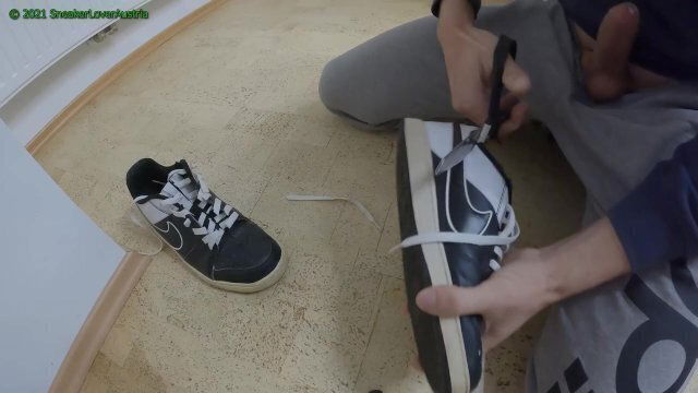Cutting cumming Nike Backboard