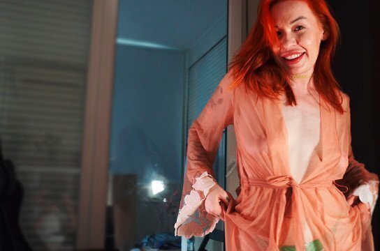 redheaded bitch gets pussy from delivery