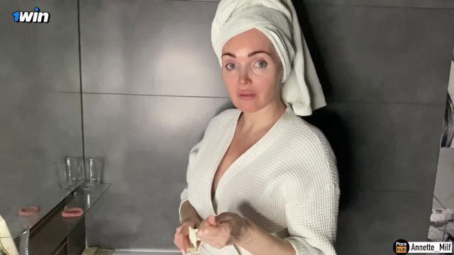 пришлось трахнуть мачеху, чтобы помирить отцом