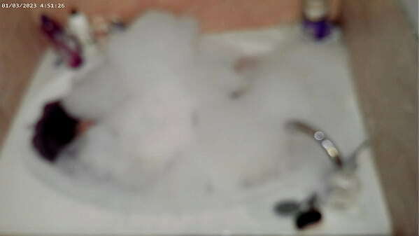 Solo Bubble Bathing