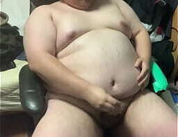 萎えてる状態から射精までシコるデブ