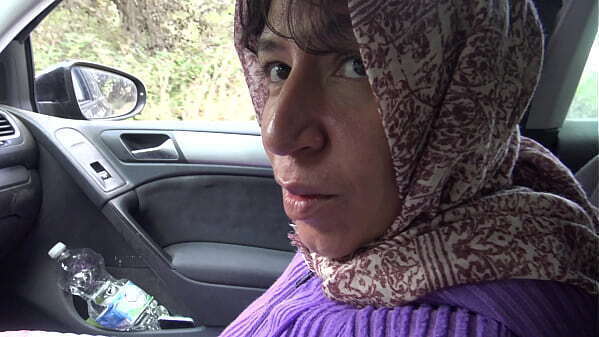 French muslim girl disturbed when american tourist shows