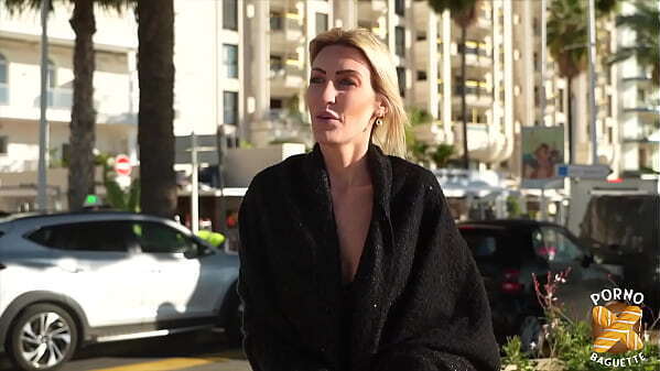 Anouk, Flamande sexy, remplie tous trous