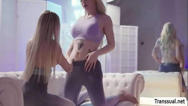 Delilah gets pink pussy fucked Gracie