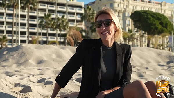 Anouk toute excit&eacute_e pour premi&egrave_re anale film&eacute_e