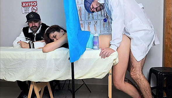 Esposa marido ginecologista para examinar