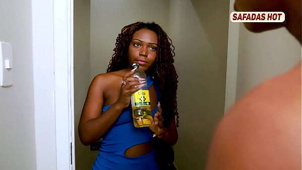 Fodendo vizinha gostosa!