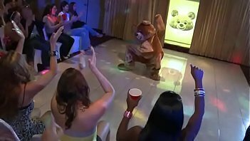 DANCING BEAR - Kendra Lane'_s Bachelorette Party Was Off Da Chain!!!