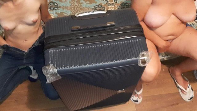 Before flew away, three masturbated near suitcase IkaSmokS