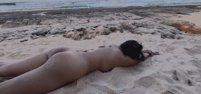 Ketika Cewek Sange Pinggir Pantai Ngewe Bebas