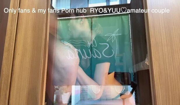 カップルで水着サウナ♡汗だくのスタイル抜群彼女とハードなラブラブSEX！素人/旅行/露出/ハメ撮り/個人撮影/変態/美女/パイパン/スレンダー/英語字幕