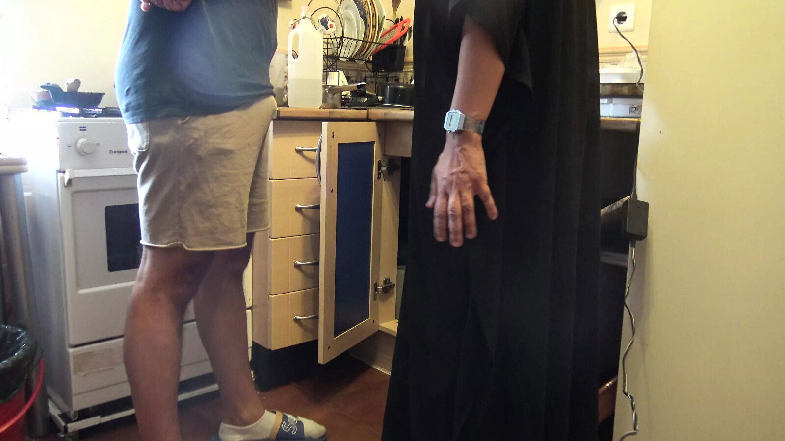 Egyptian Wife Almost Caught Masturbating Front Plumber