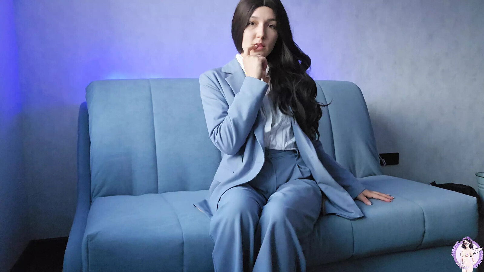 Secretary, Coming Home From Work, Shows Body Masturbates