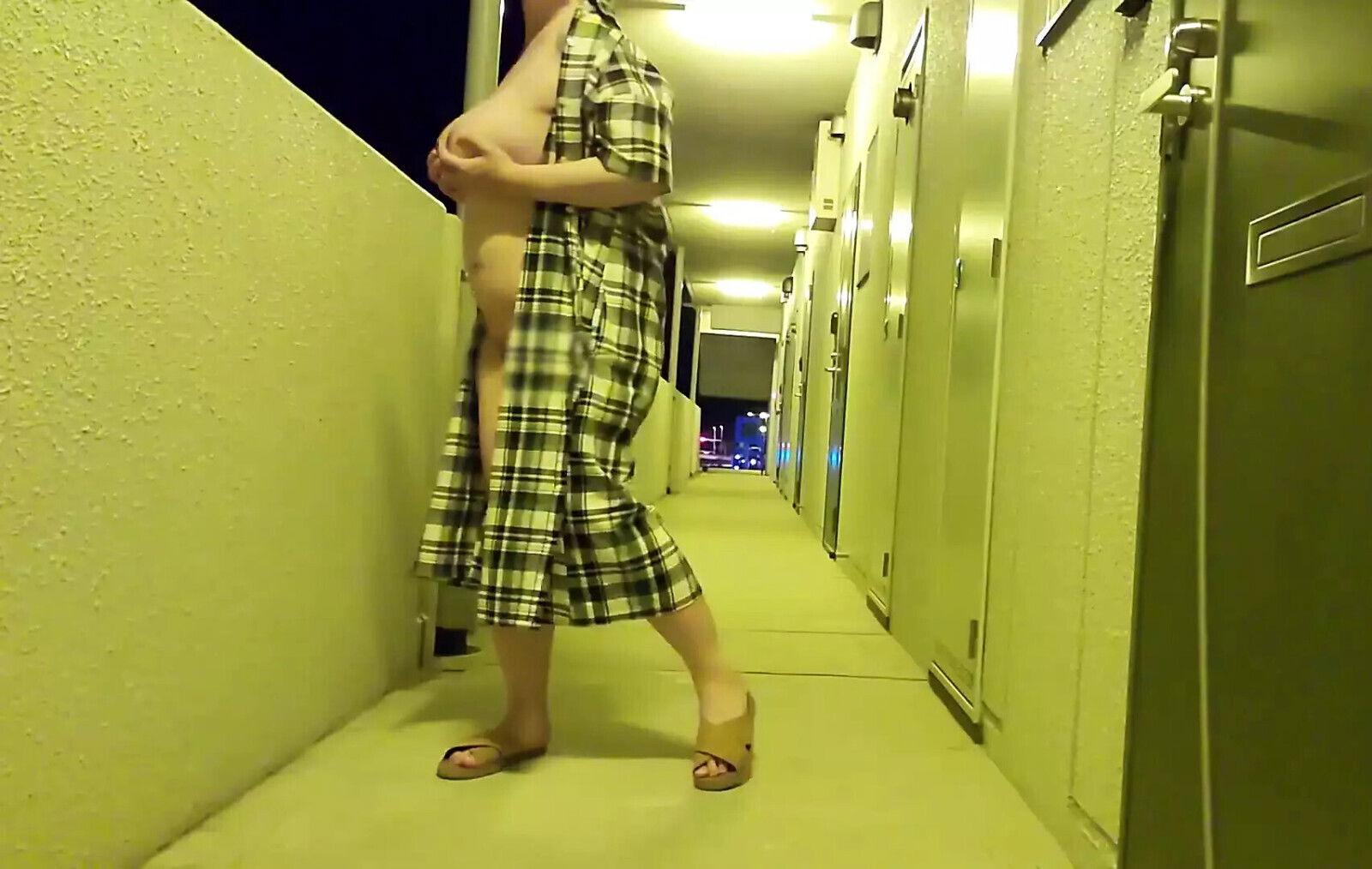 Masturbation Married Woman Gets Excited Outdoor Masturbation