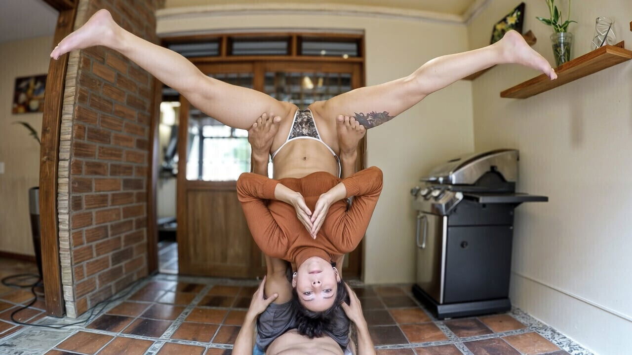 Amateur teen booty lands yoga teachers huge dick!