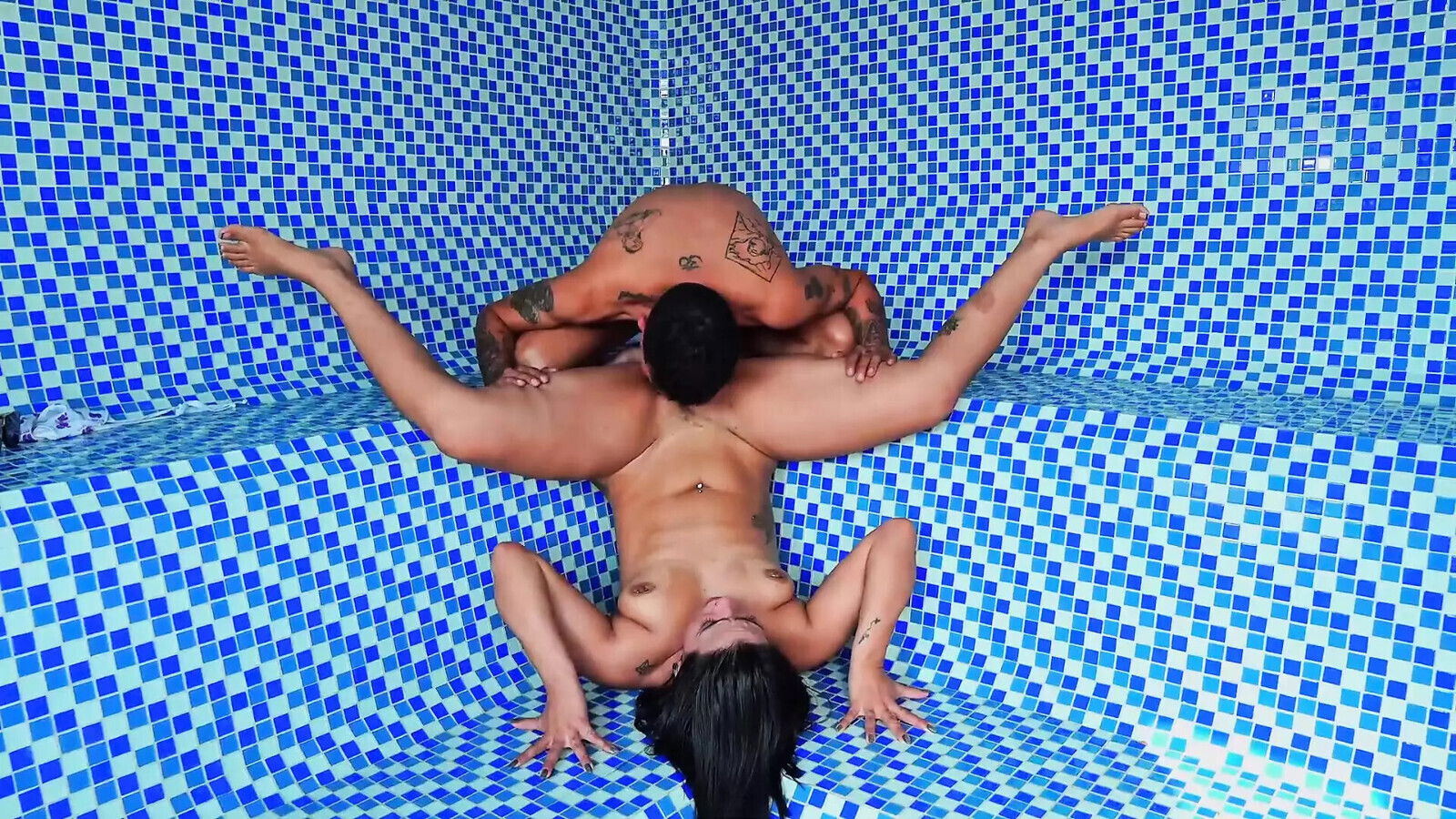 Colombian MILF PAWG fucks stranger sauna, cumshot face! Kylei Ellish Dani Clark