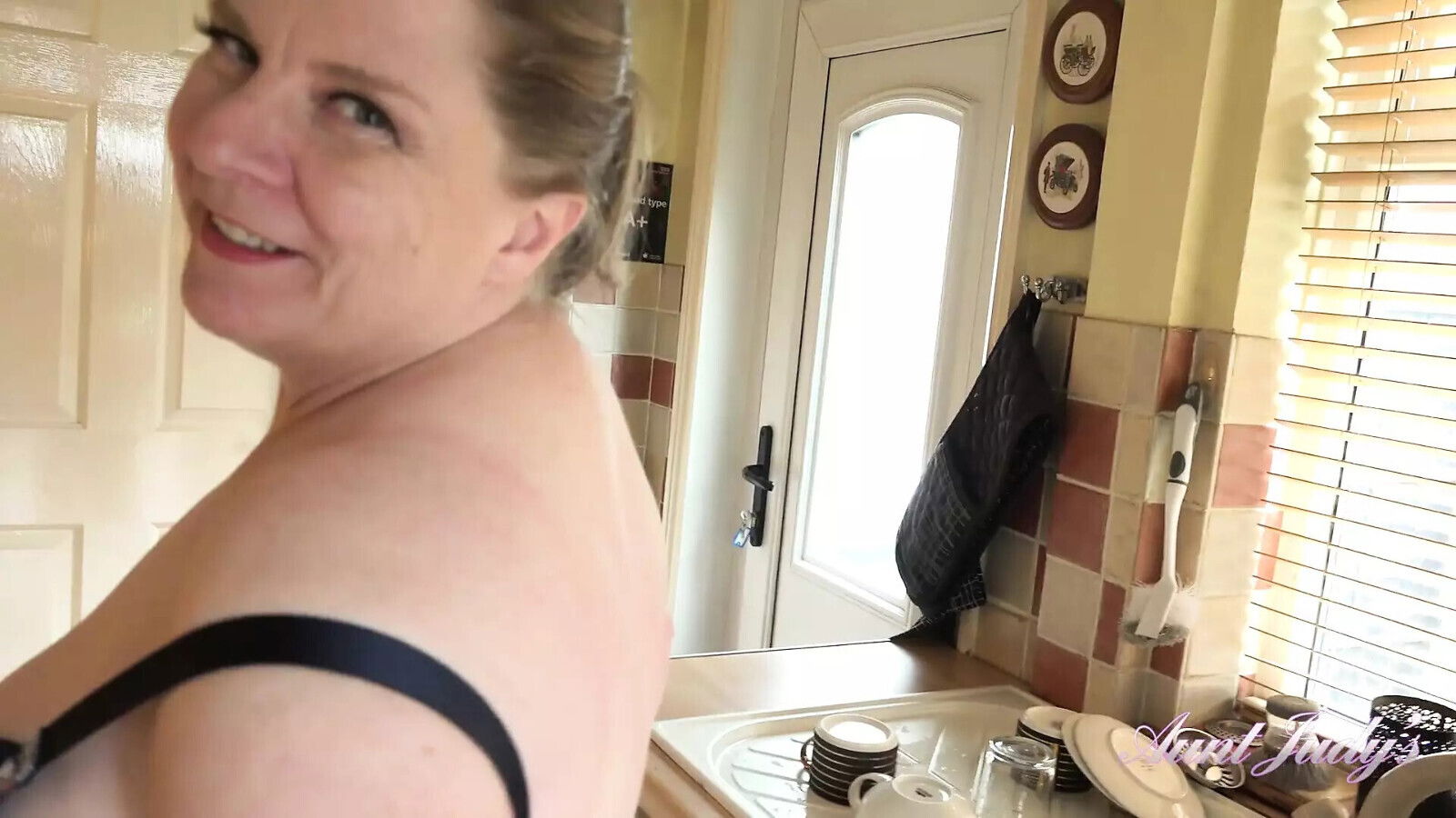 Your Busty Mature Housewife Rachel Sucks Your